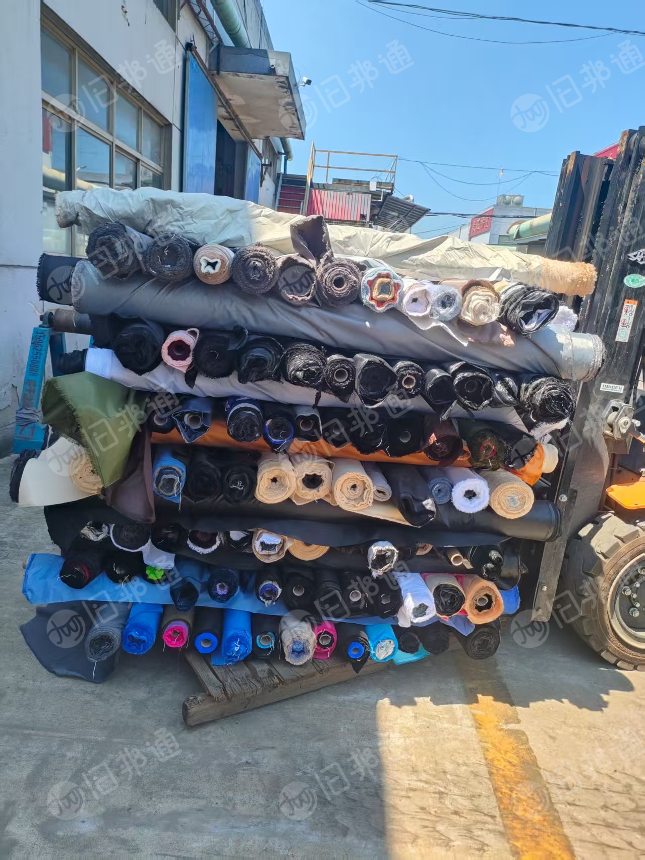 高价回收，雨伞布，窗帘布，广告布，染色小卷，长期大量收购