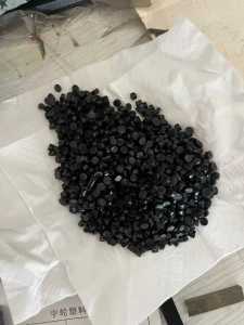 出售软质PVC颗粒，电缆颗粒，电线皮颗粒，可注塑