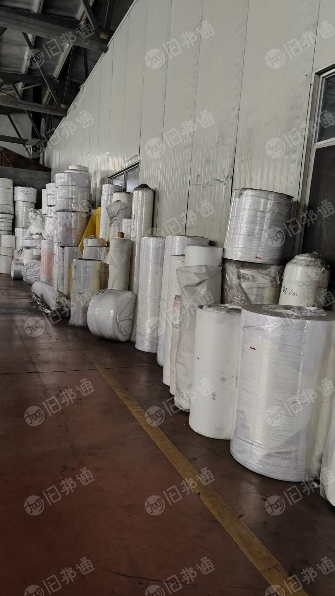 长期出售库存无纺布，水刺无纺布，涤纶无纺布，粘胶无纺布，统货出，现货有30吨左右，在浙江杭州