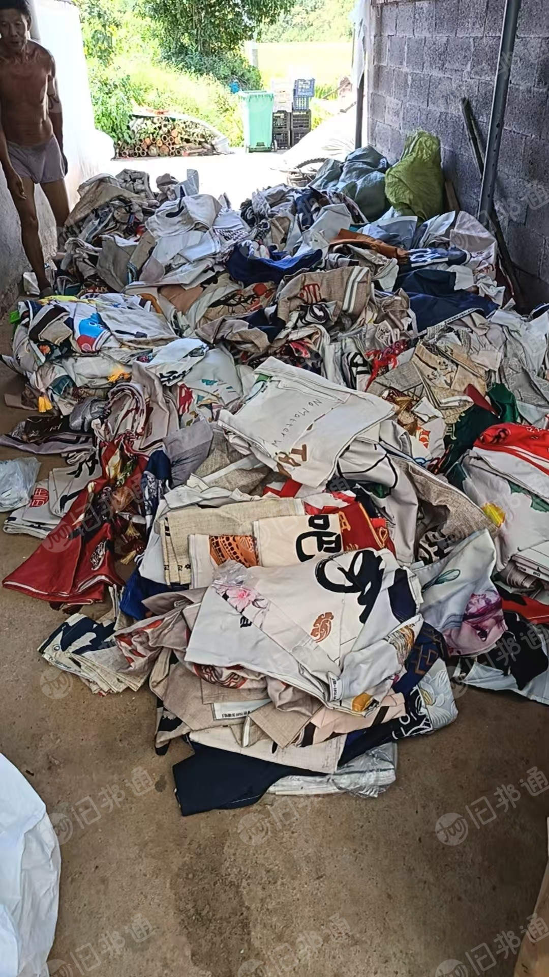 出售过浆麻布，有分有印花和没有印花的，现货2吨左右，在江西上饶