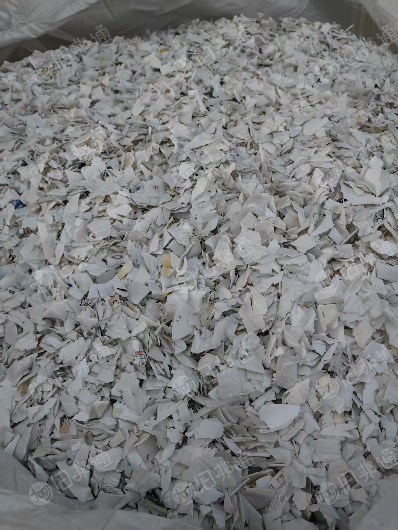 出售小白乙破碎料，全漂过风选，现货30吨