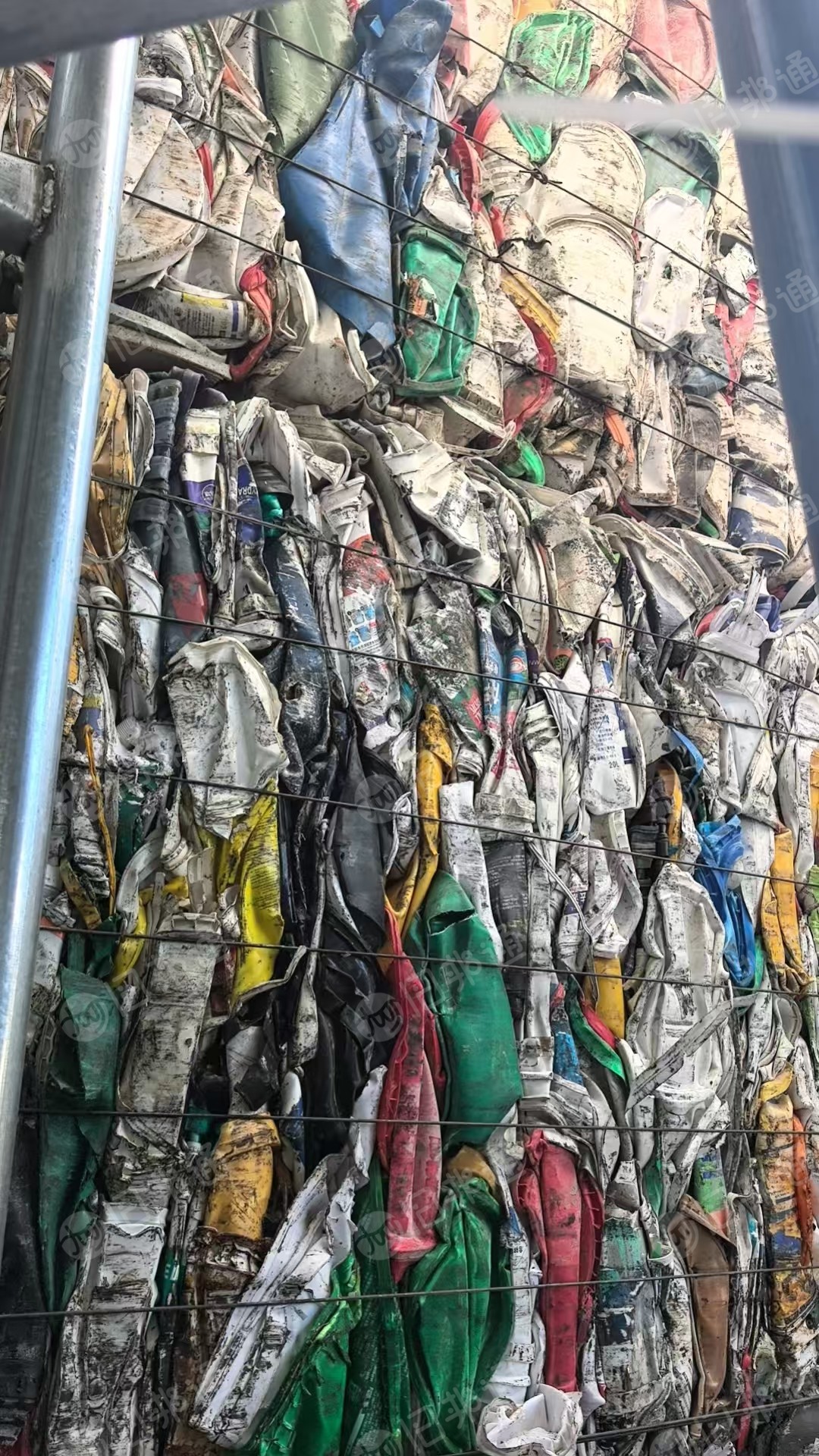 出售pp压块料，涂料桶压块料，透明丙压块料，月供50吨