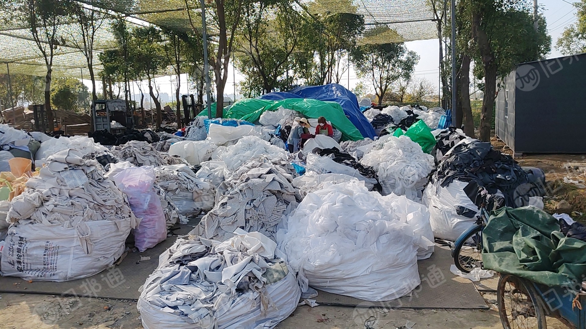 长期出售废布，沙发厂下来的，现货有80吨左右