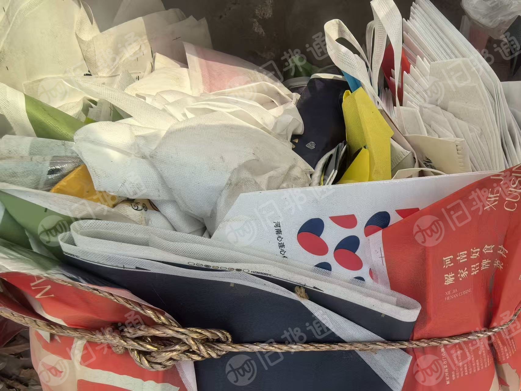 出售手提袋无纺布边角料、pp复pe无纺布