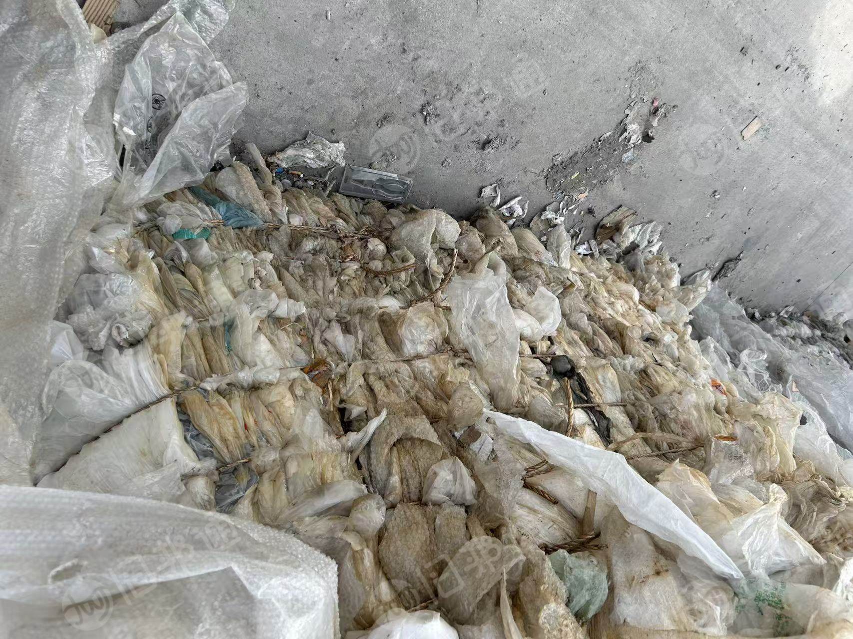 出售水洗PE膜，有高压膜，是平板膜和缠绕膜混打的，缠绕膜占比70/80%，也有高低压膜混打的，