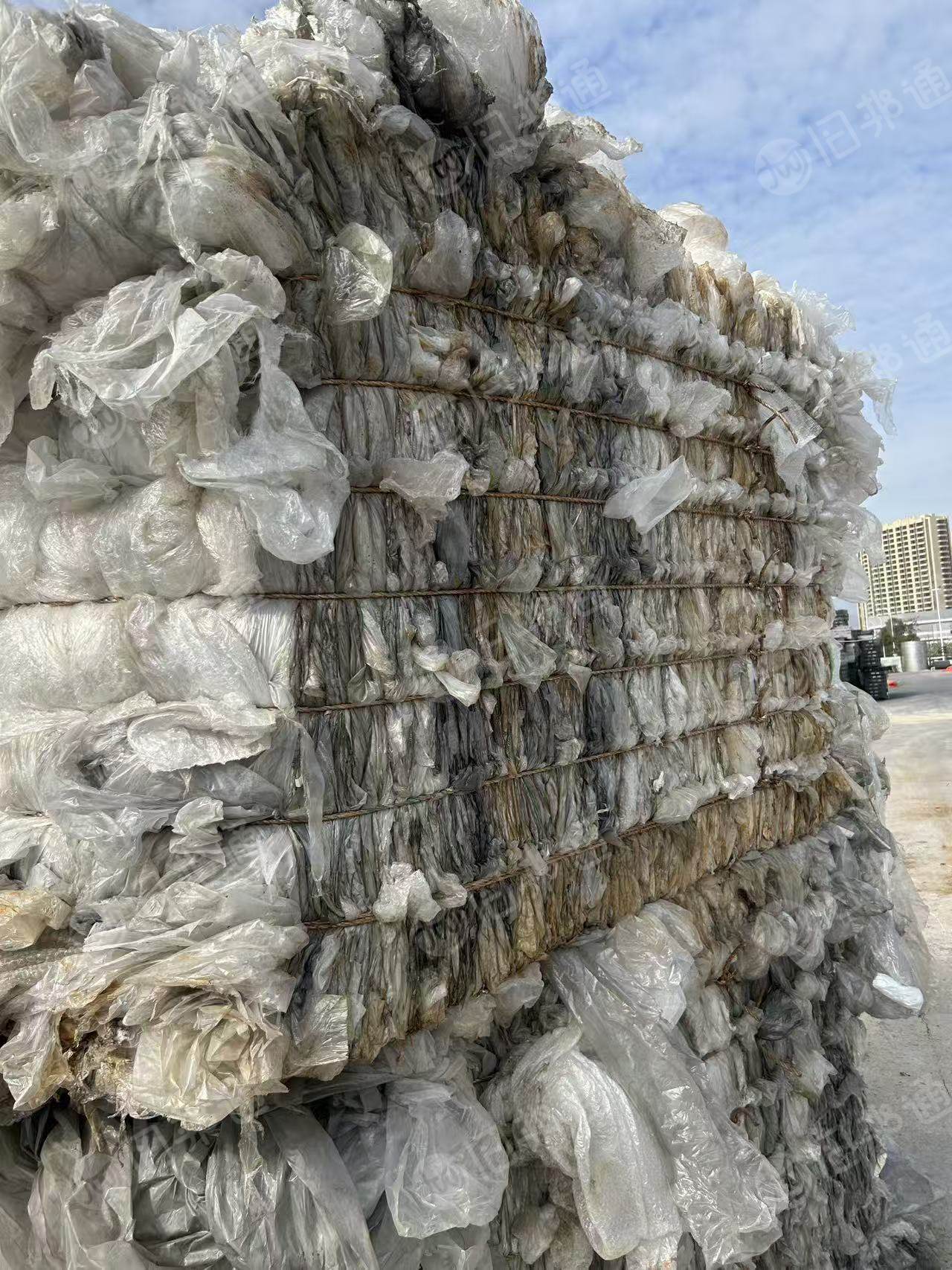 出售水洗PE膜，有高压膜，是平板膜和缠绕膜混打的，缠绕膜占比70/80%，也有高低压膜混打的，