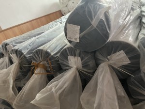 出售一批库存经编涤纶布