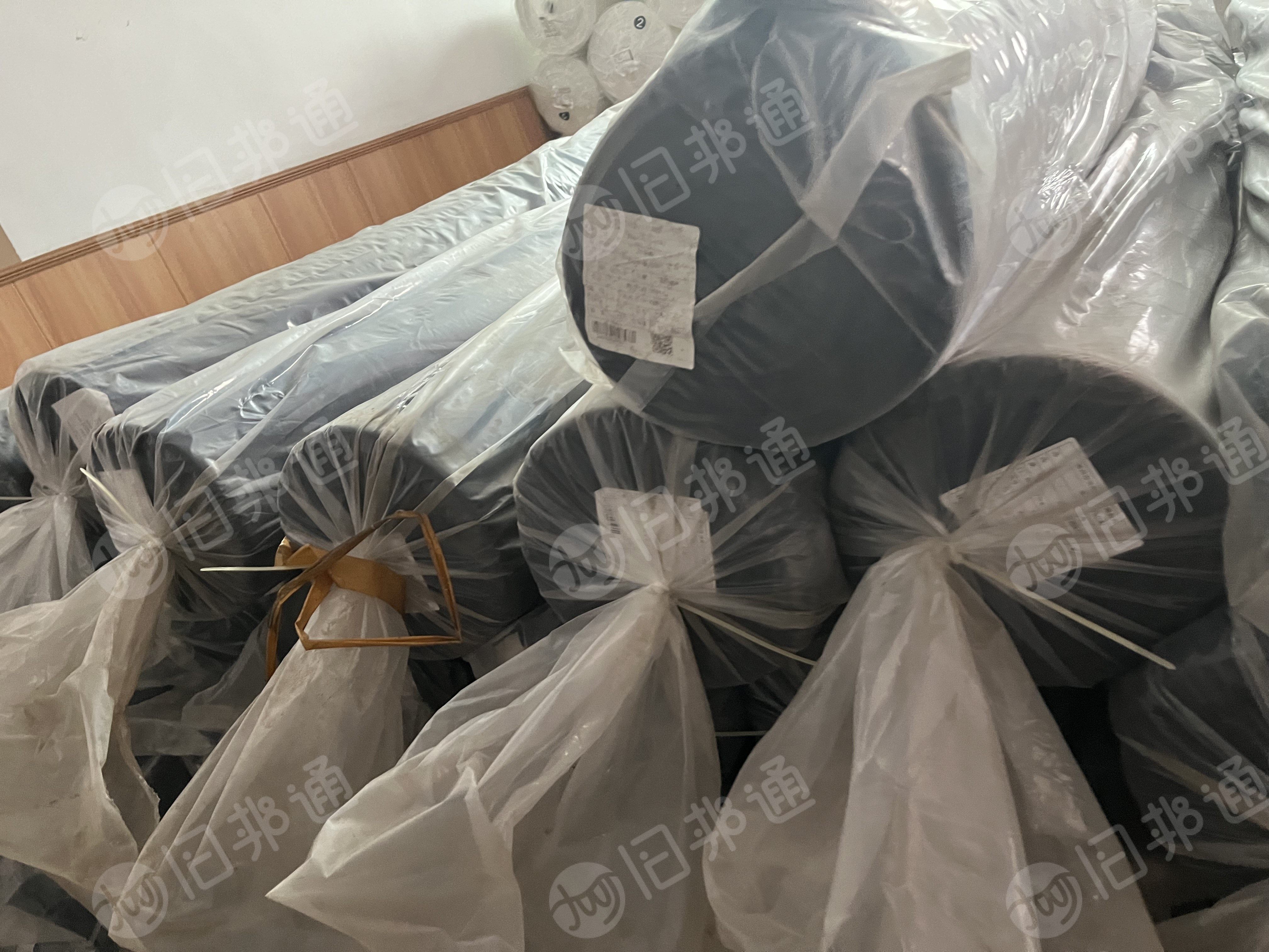 出售一批库存经编涤纶布