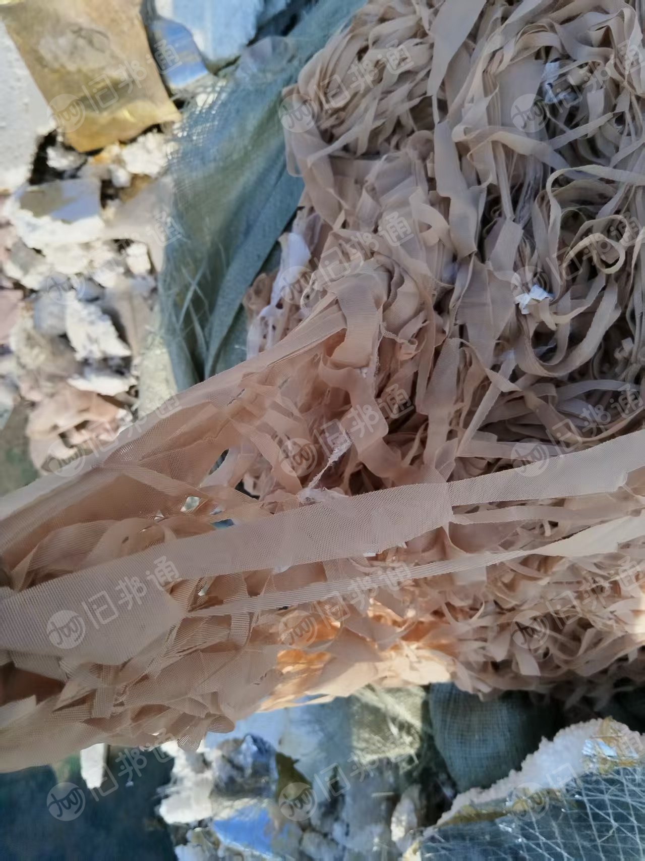 长期出售花边，泳装，网纱，消光泳，各种锦氨料子，现货六七十吨，货在江西赣州