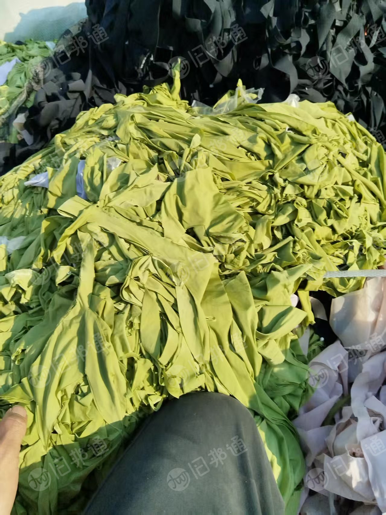 长期出售花边，泳装，网纱，消光泳，各种锦氨料子，现货六七十吨，货在江西赣州