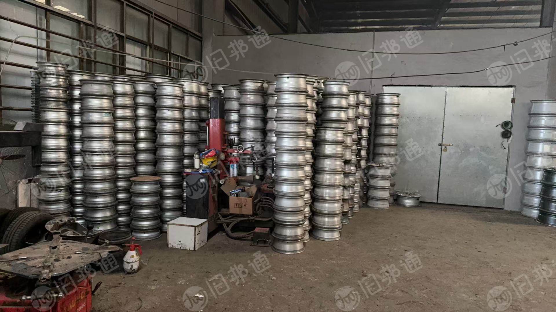 出售铝轮毂，机铝，大小水箱，都是现货