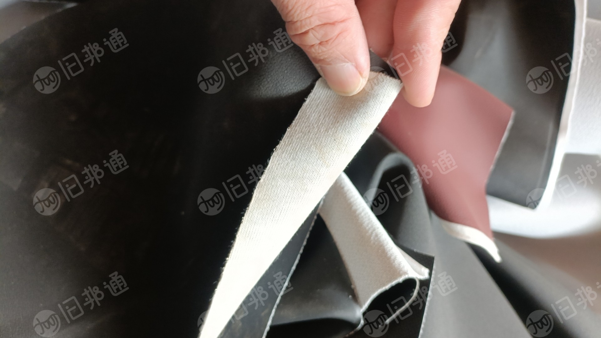 出售PVC汽车内饰革边角料,环保料,无海绵,月供10吨左右