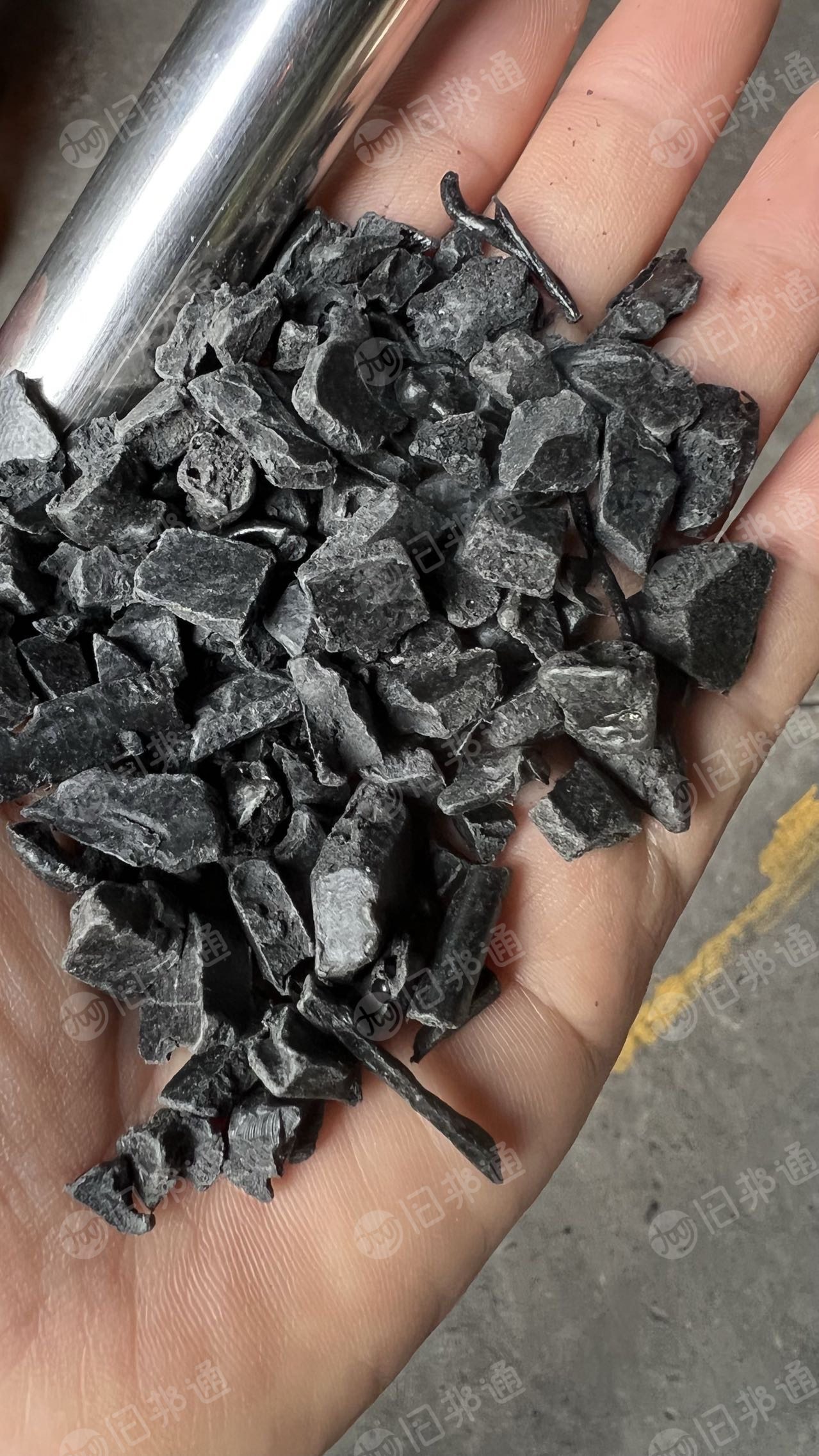 求购PA66加纤破碎，尼龙水箱破碎料