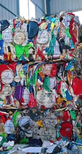 出售PP涂料桶压块，花涂料桶压块，现货一挂