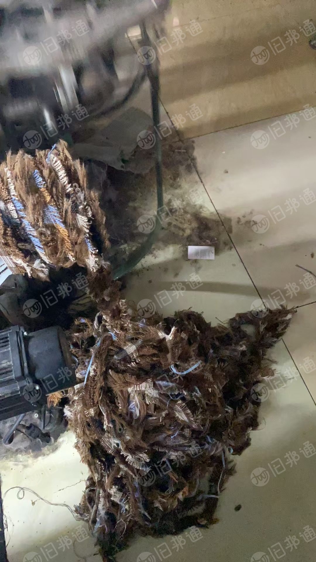 长期出售织围巾下来的废边料，各种材质都有，统货出，一个月4车13米5的，在浙江杭州