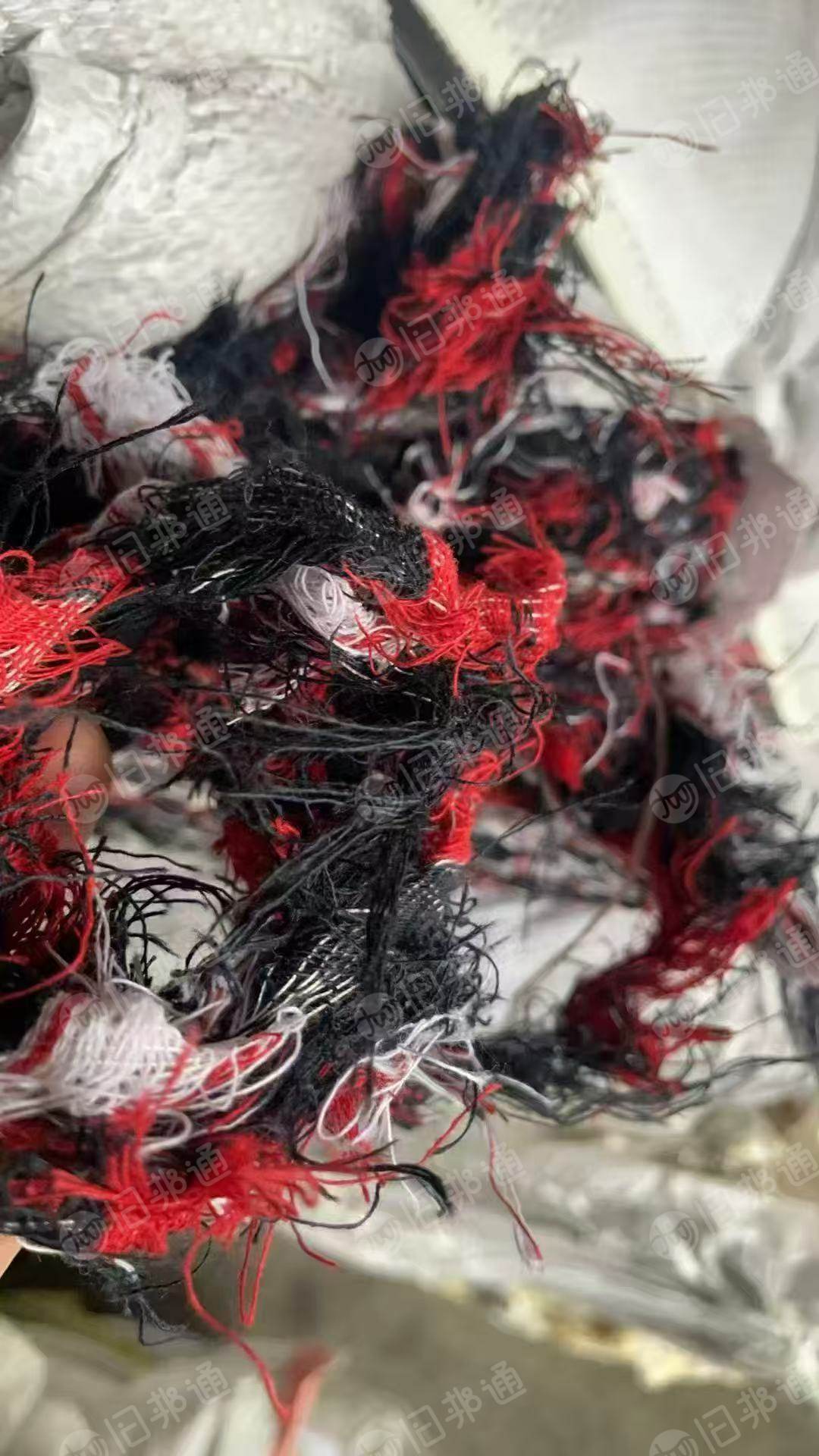 长期出售纯棉布边纱，涤棉布边纱，纯棉浆纱，涤棉浆纱，棉含量在30以上，各有30多吨，在江苏徐州