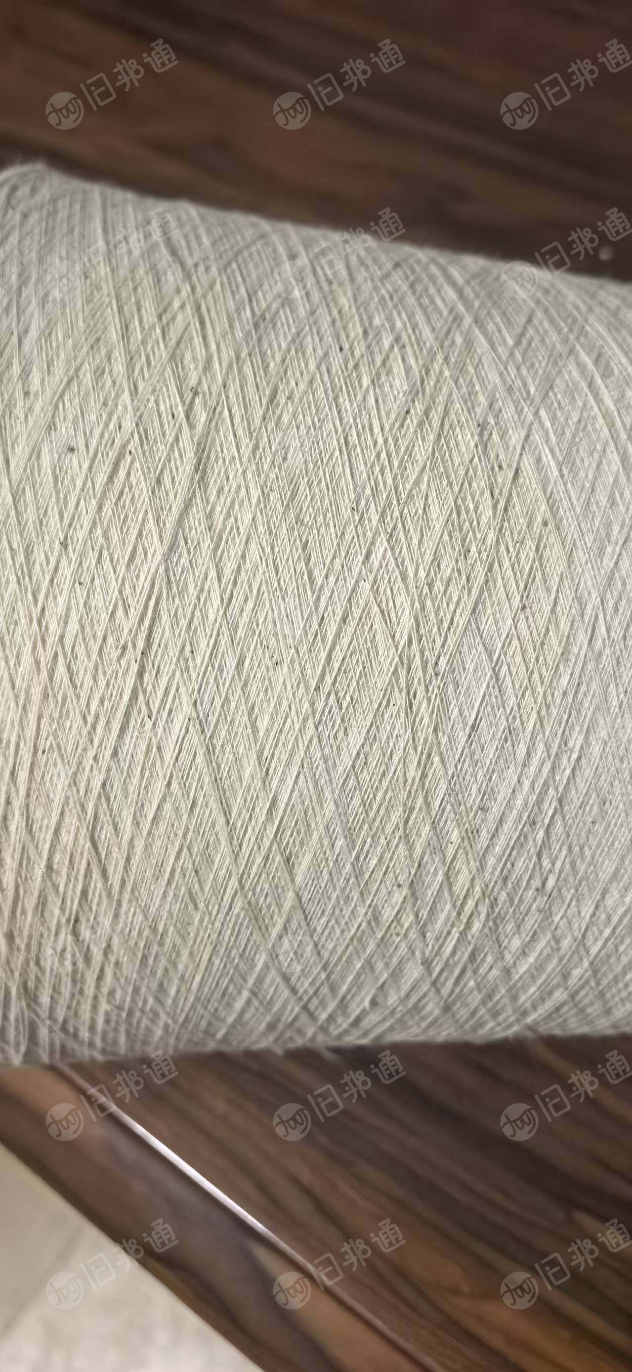 低价出售环锭纺纯棉棉纱，21支强力300左右，可漂可染，现货90吨，中间商勿扰