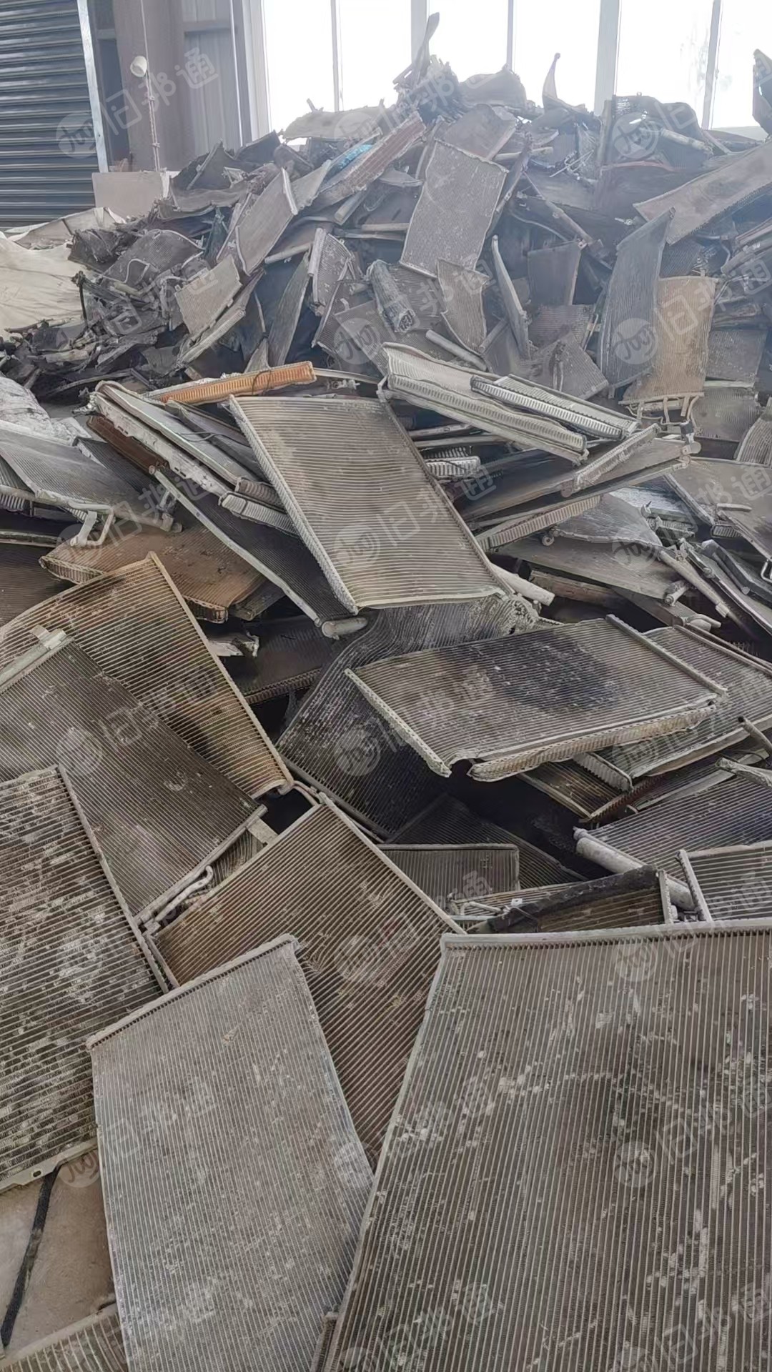 出售小水箱铝，带头不带头都有，现货够车