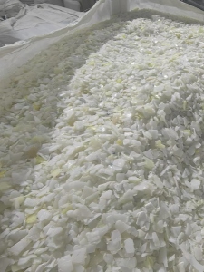 出售低压破碎料，有机油壶破碎料，蓝桶破碎料，吨桶破碎料，杂色低压破碎料，只要是低压的基本都有