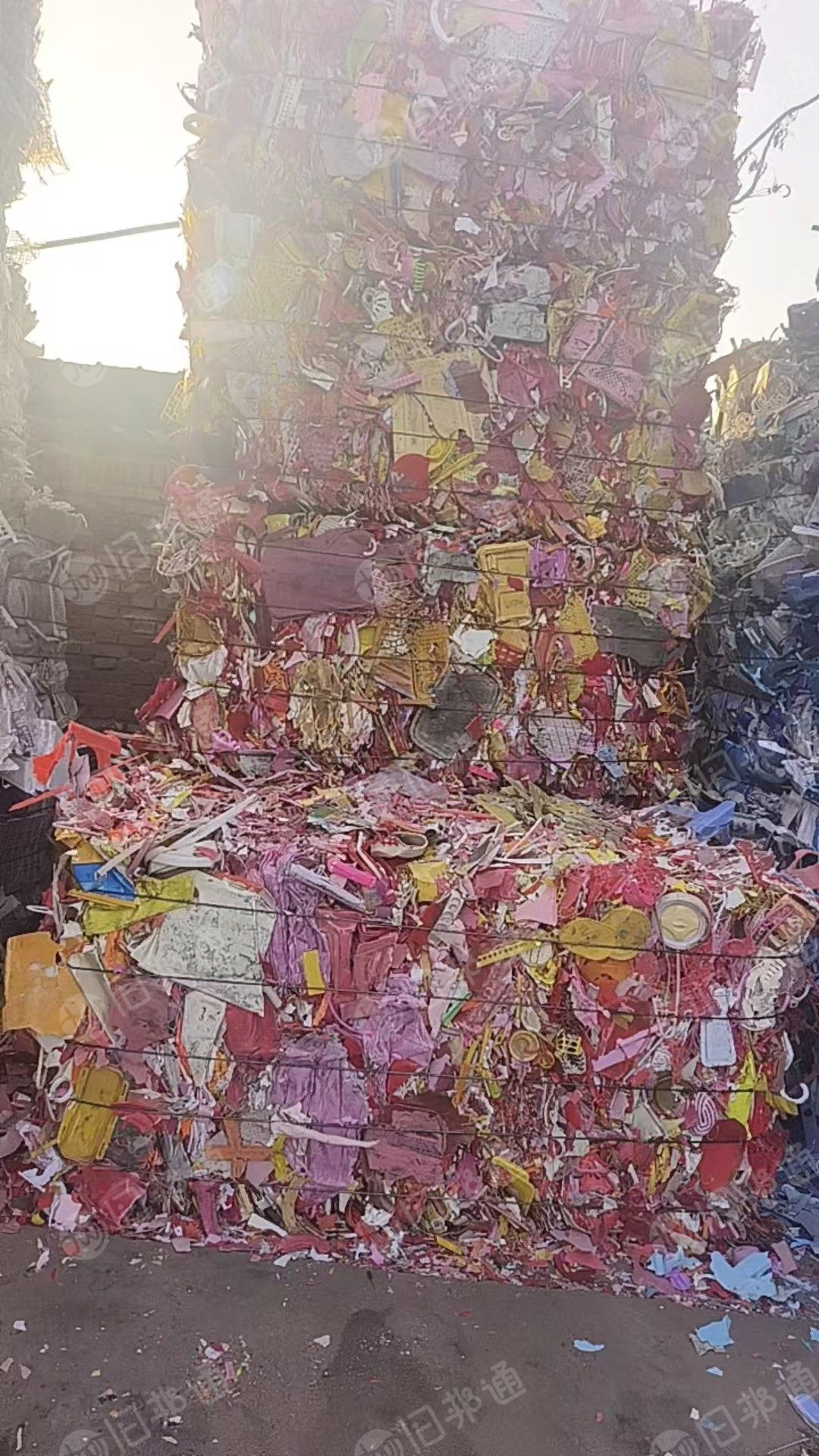 长期出售分色丙压块，红蓝丙压块，现货10多吨