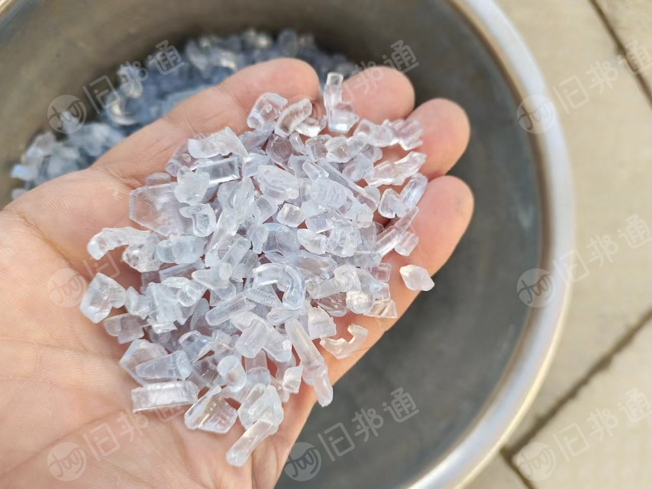 出售PC破碎料，医疗厂下来的毛料做的，现货50吨，长期有货