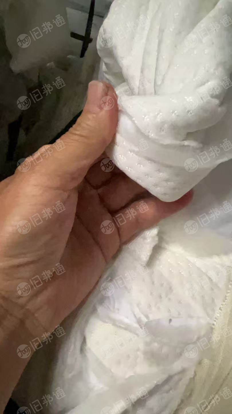 长期出售床垫边角料,空心丝,空心布,白色夹丝棉边角料,月供一两条柜,货在广东东莞