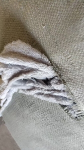 长期出售涤纶废布，珊瑚绒废布，涤纶边角料，现货十吨