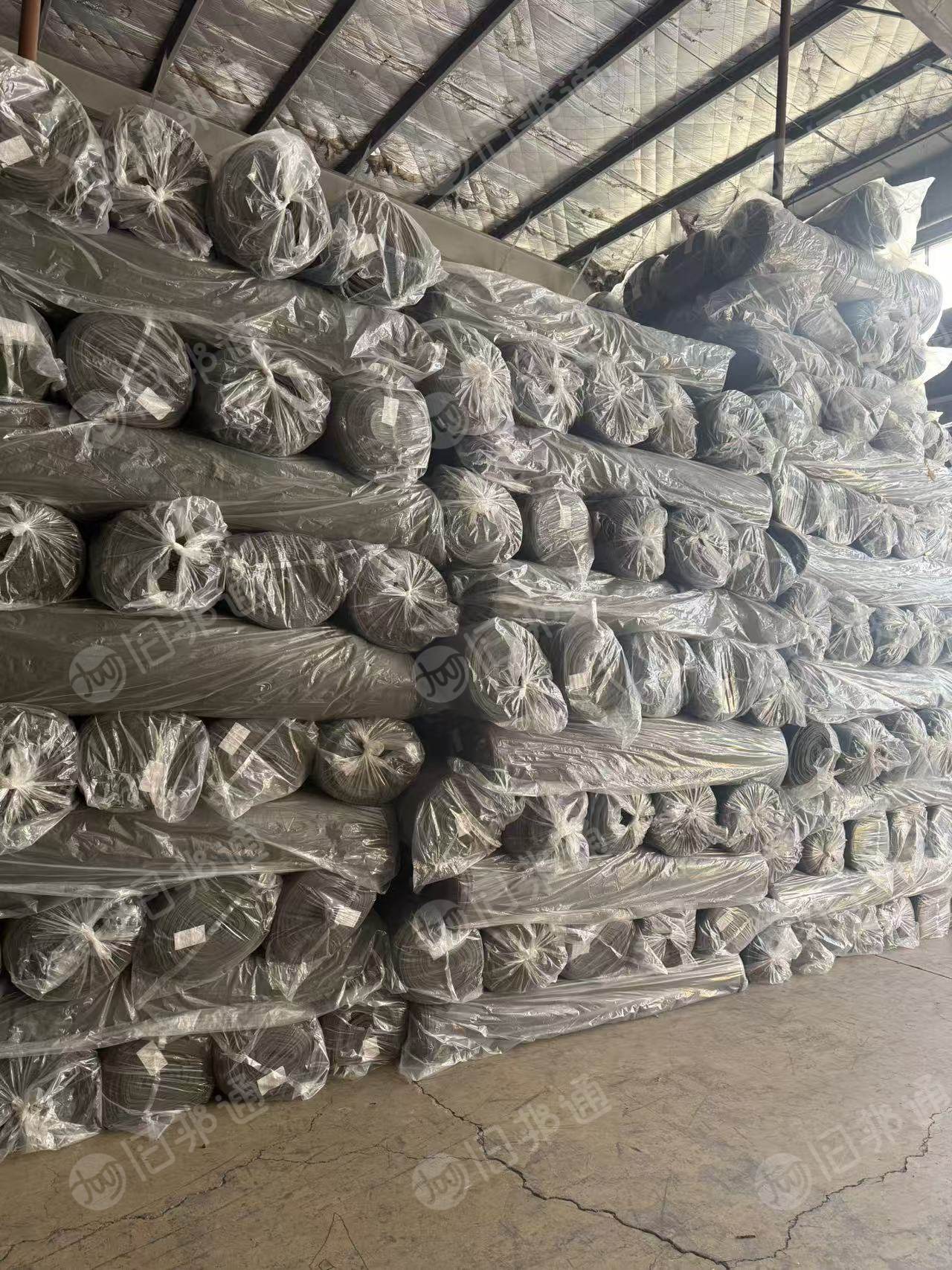 出售摇粒绒库存布,双面摇粒绒,门幅180克重280,现货有10多吨,货在浙江绍兴