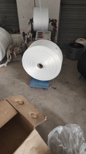 长期出售涤纶打绳丝，涤纶大盘丝，有白色和黑色，总的有十几吨货，白色约有7吨多，货在安徽铜陵