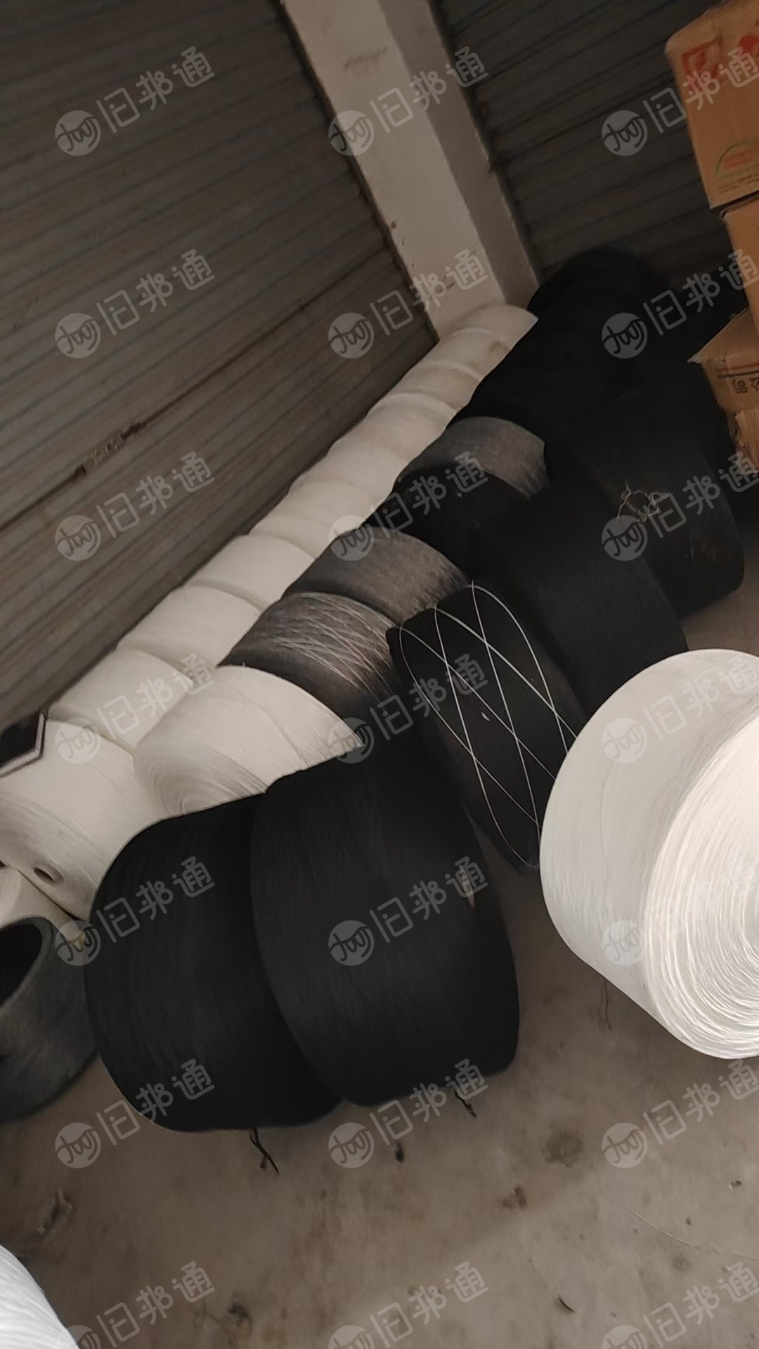 长期出售涤纶打绳丝，涤纶大盘丝，有白色和黑色，总的有十几吨货，白色约有7吨多，货在安徽铜陵