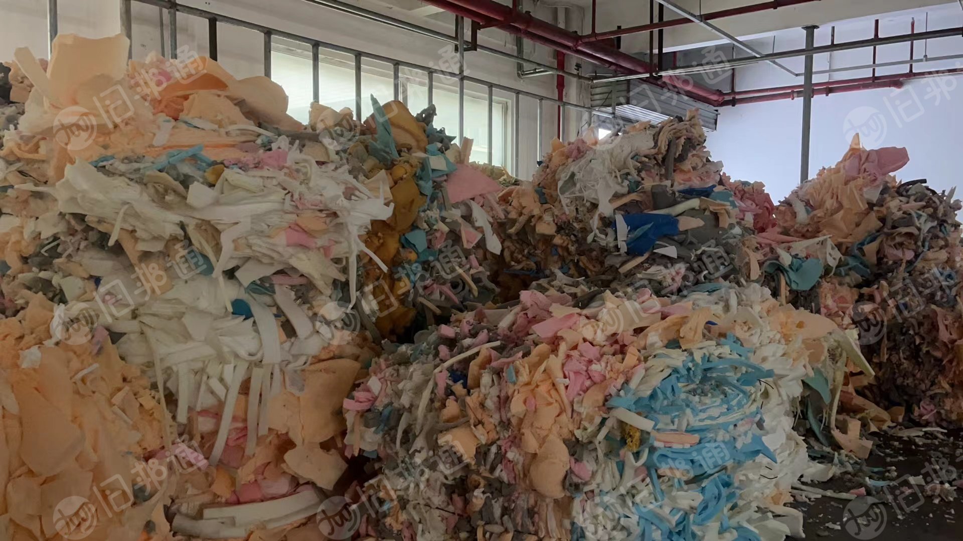 长期出售家具厂下来的废海绵，海绵边角料，月供40-50吨，货在江苏苏州