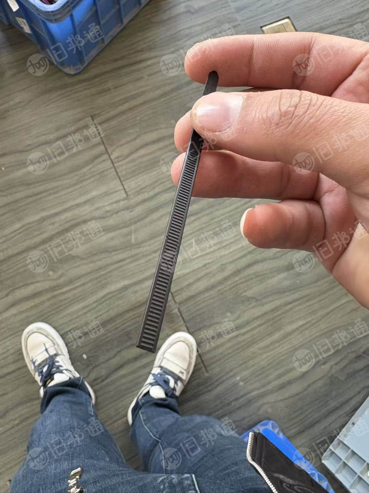 长期出售尼龙扎带废料，黑色的，现货10吨左右