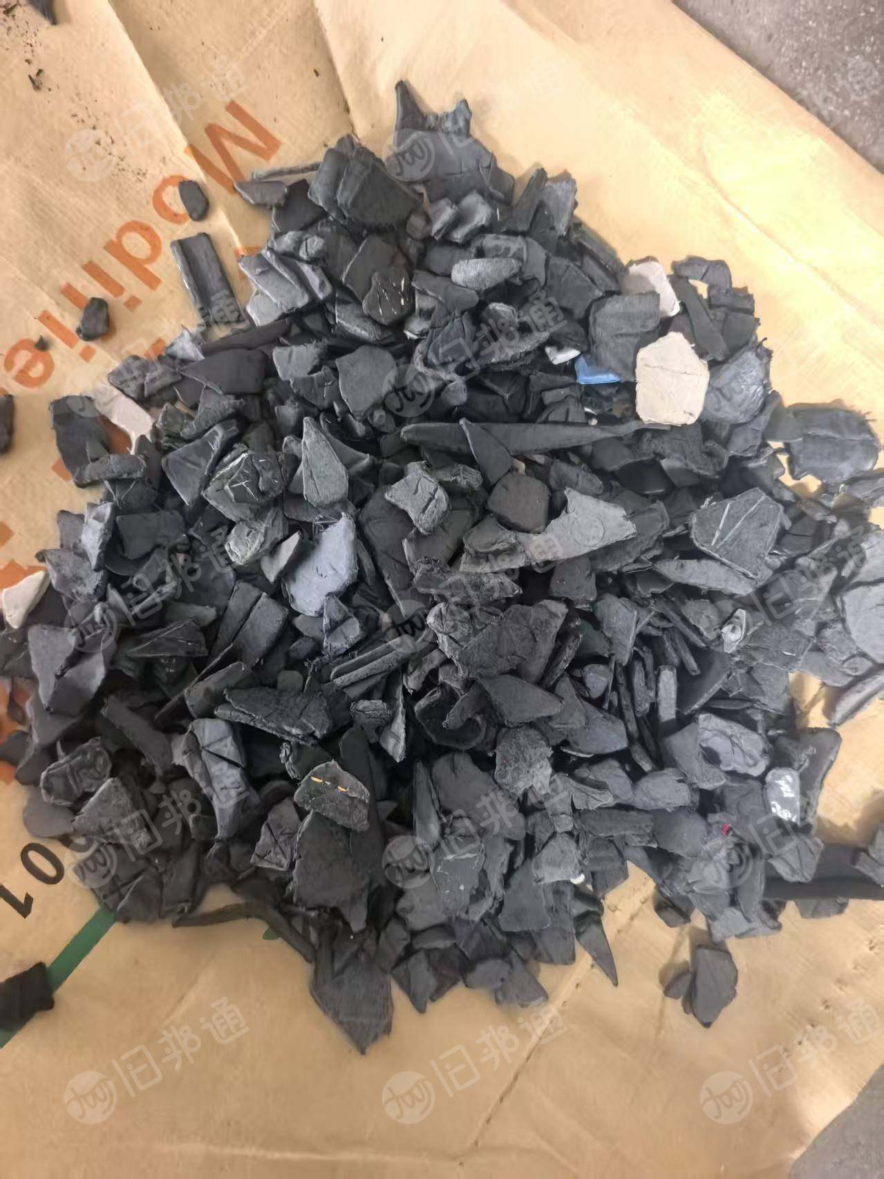 出售PP汽车保险杠破碎料，褪漆的，过盐水也可以过经典，月供5/6百吨