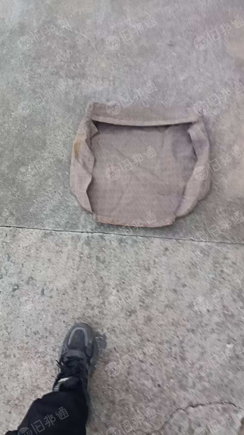 长期出售飞机上下来的纯羊毛废料，羊毛座套，灰色比较多，宝蓝色少，现货一两吨