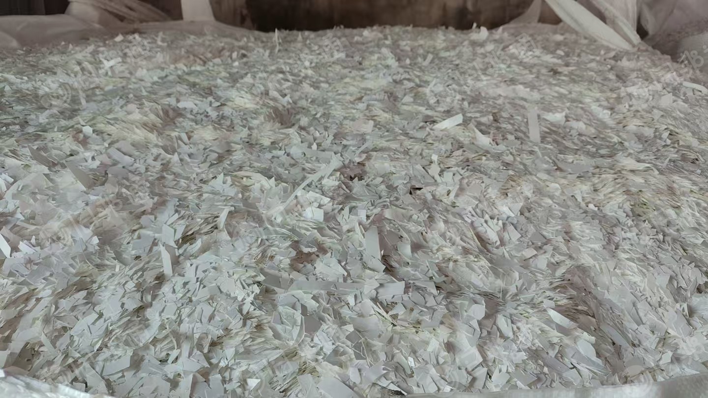 出售PET乳白膜破碎料，现货30来吨，够一挂车，月供100多吨