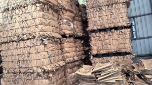 长期出售废牛皮纸袋，装高分子的，里层是pe膜