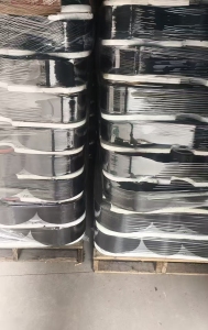 出售黑色涤纶丝，涤纶丝，75D,客户做的订单退回来的,现货有6吨左右，货在浙江绍兴