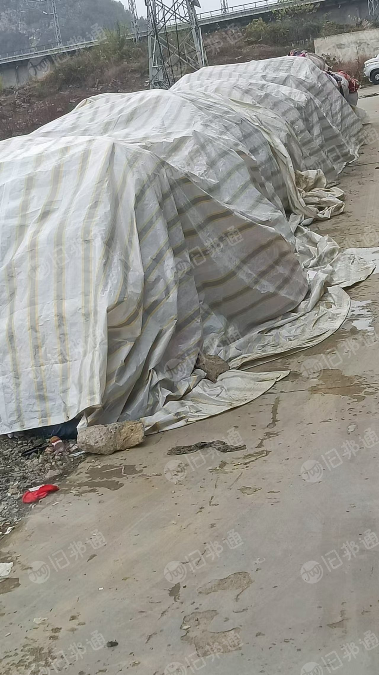 长期出售旧衣服黑料，旧衣服，鞋子都在里面，可做燃烧料用，现货80吨，在贵州贵阳