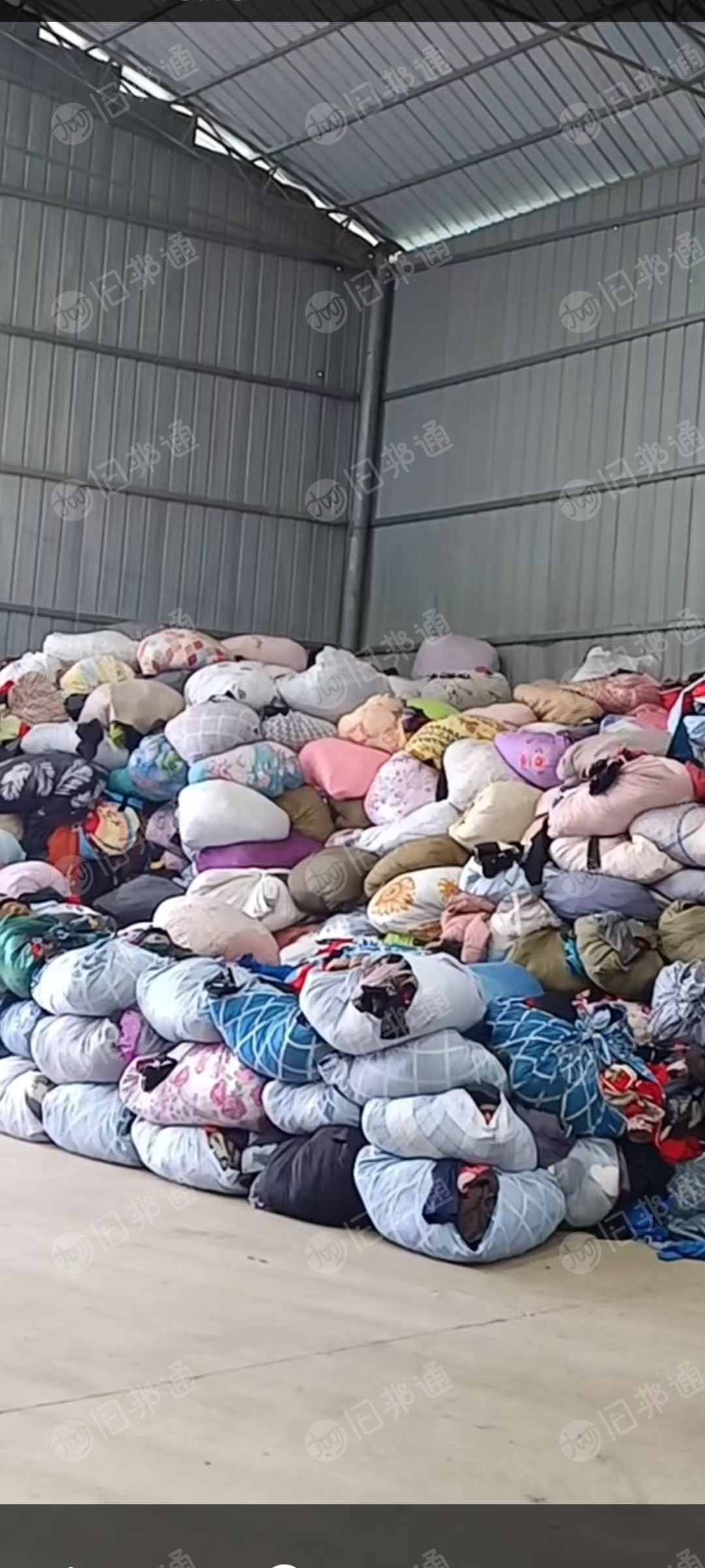 长期出售旧衣服黑料，旧衣服，鞋子都在里面，可做燃烧料用，现货80吨，在贵州贵阳