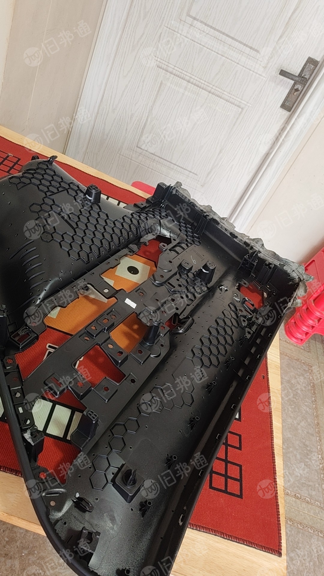 出售汽车门内塑料及皮革