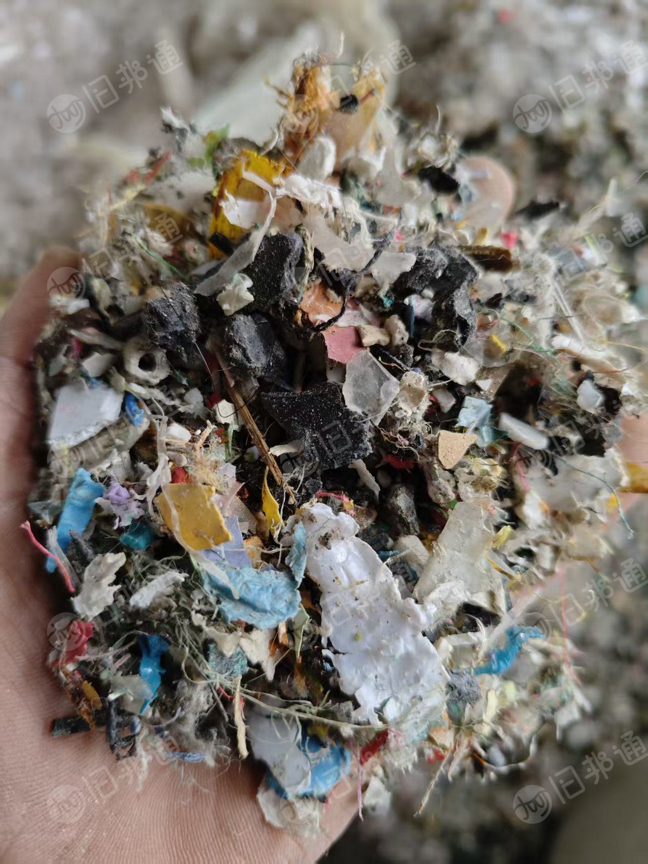 出售振动筛下来的废料，主要PP/pe材质，可以炼油，出油率三十多