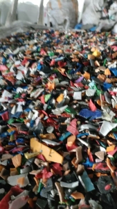 出售花色涂料桶破碎料，清洗甩干过的，全漂，长期有货