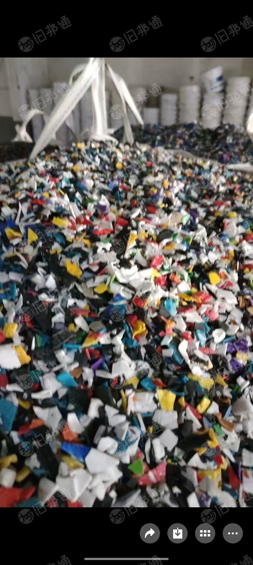 出售花色涂料桶破碎料，清洗甩干过的，全漂，长期有货