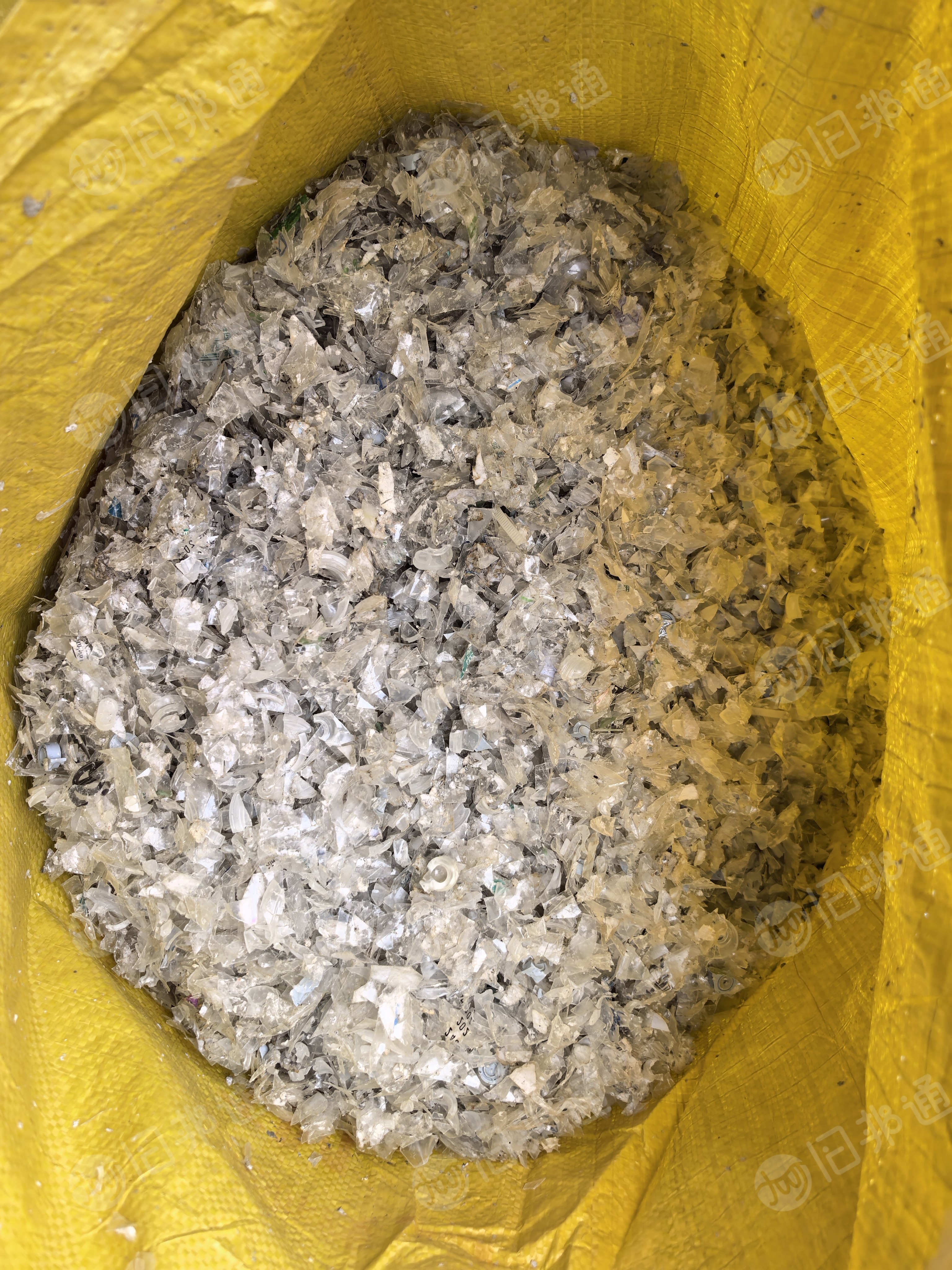 出售干粉PP吊瓶破碎料，现货15-20吨，月供7-8吨