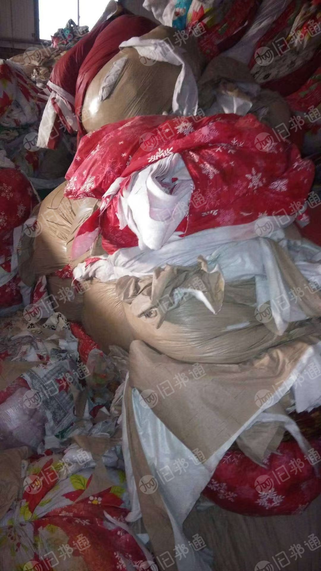 长期出售PE复合PET废料，每月100吨左右，造粒  压注  炼油  烧火发电 都可以