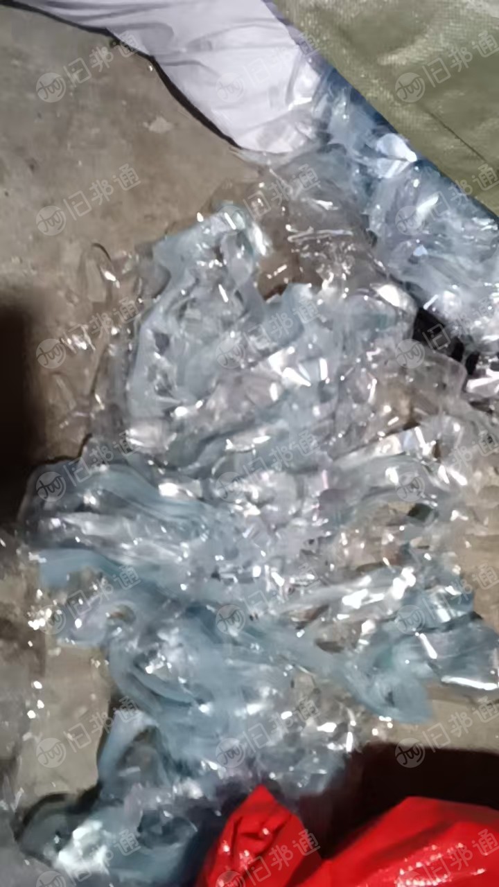 长期出售透明PVC膜废料，箱包厂下来的，现货20多吨