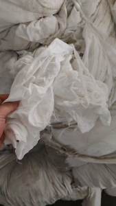 长期大量出售染厂下来的涤纶废布，涤纶边角料，现货几百吨