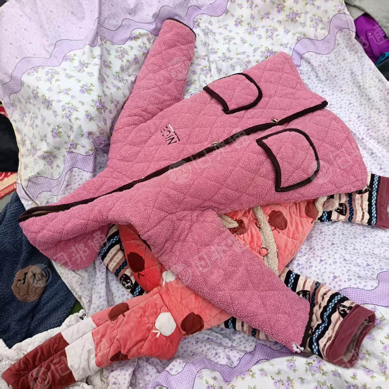 长期出售毛绒睡衣统货，棉睡衣，月供6.8米一车，货在河南新乡