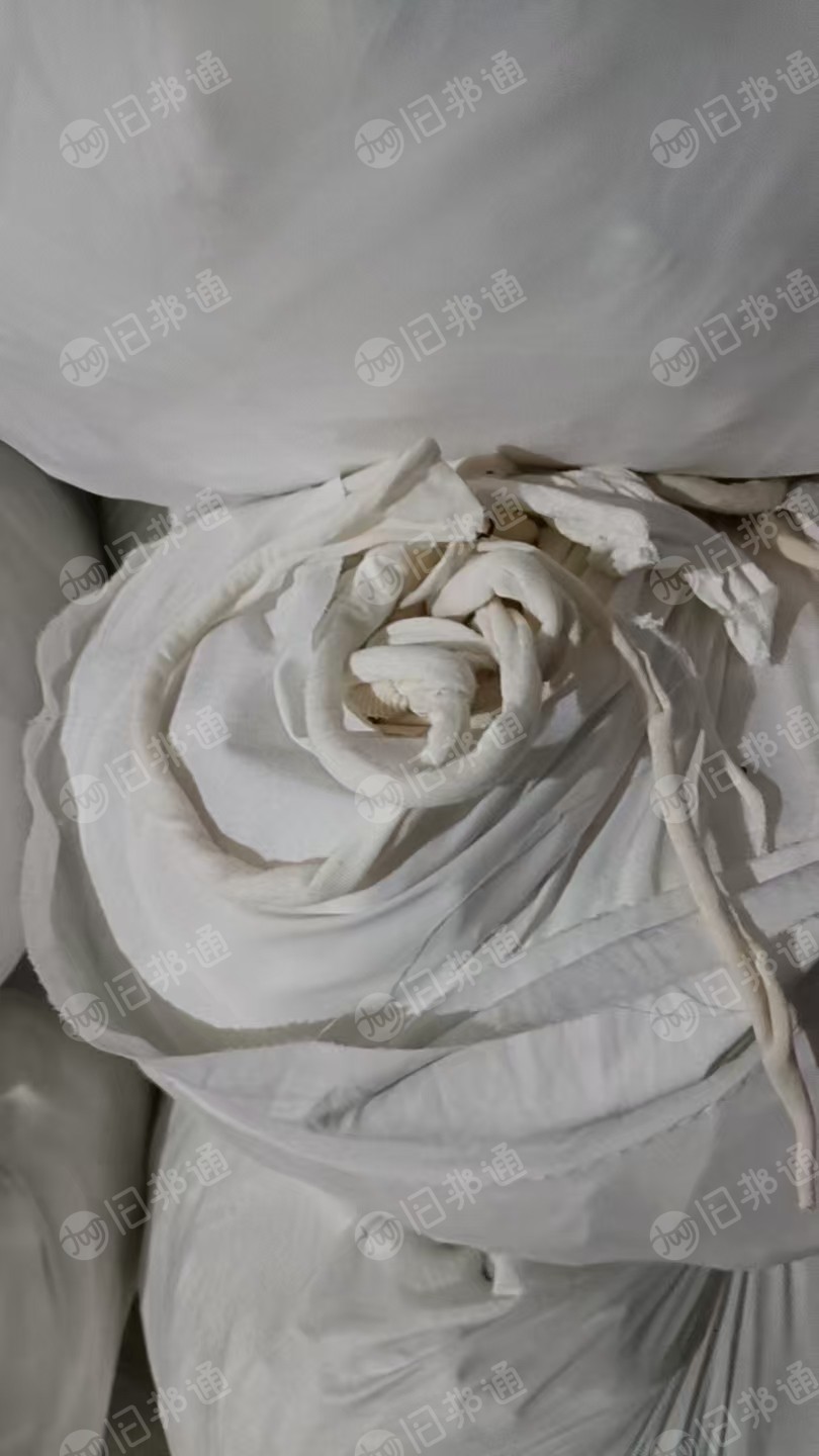 长期出售纯棉针织布，本白的，都是大块布，可以做擦机布可以开花，现货5吨多，货在浙江嘉兴