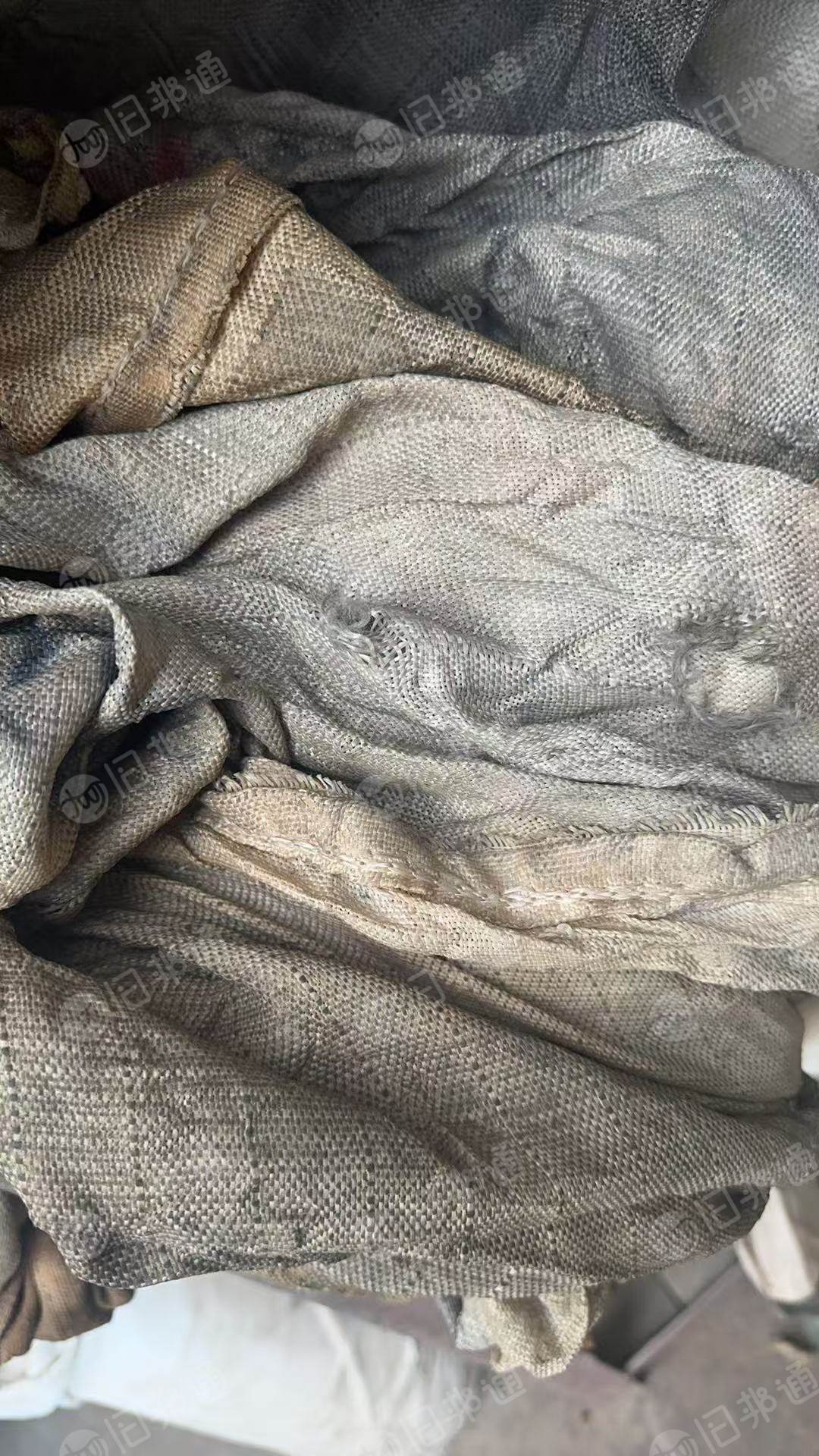 长期出售涤纶袋子，进口装羊毛下来的，非常结实，可以二次利用也可以造粒，现货5000个袋子左右